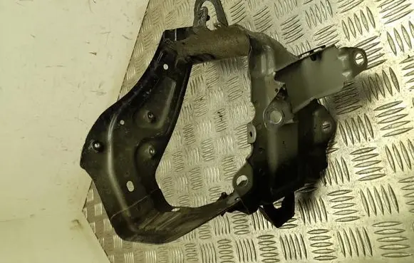 Volkswagen Touareg III Engine mounting bracket 760821108