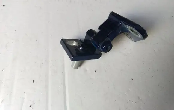 Volkswagen Golf V Front door upper hinge 1K0831401N