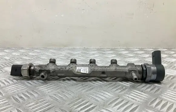 Audi A3 S3 8V Fuel pressure regulator 04L089D 057130764AB 04l906054