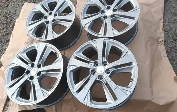 Peugeot 308 R18 alloy rim 9806253277