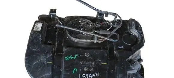 Maserati Levante AdBlue liquid reservoir 670105281 044404006