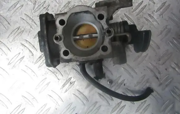 Volkswagen Golf III Throttle valve 0438201509 032133023b