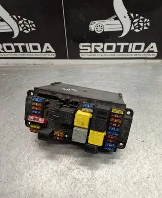 Mercedes-Benz C W203 Fuse box set 2035453001