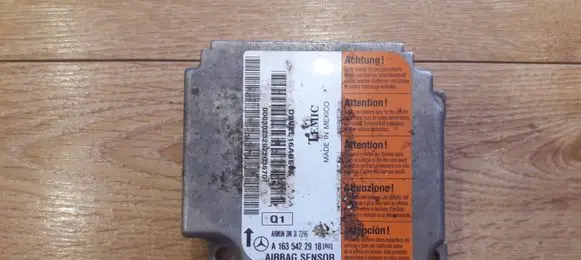 Mercedes-Benz ML W163 Airbag control unit/module A1635422918