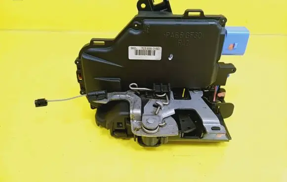 Volkswagen Golf V Rear door lock 7L0839016D