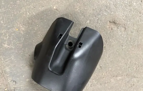 Suzuki Vitara (LY) Steering wheel column trim