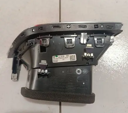 Opel Insignia B Dash center air vent grill 39017278 685030087 28SYP2018
