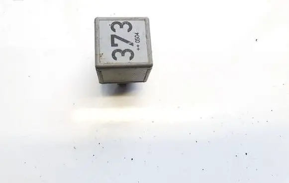 Volkswagen PASSAT B5.5 Other relay 8D0951253A V23154-B52-X301