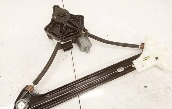 Volkswagen Golf VII Sliding door window regulator with motor 5G4839461C