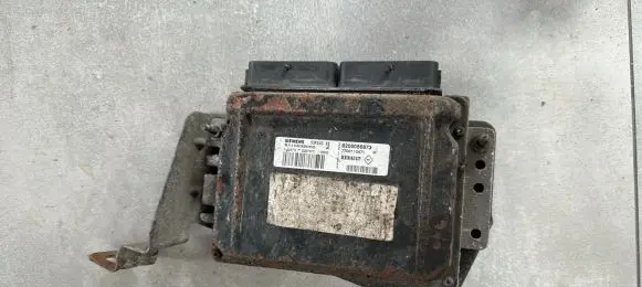 Renault Scenic II - Grand scenic II Engine control unit/module 8200056873