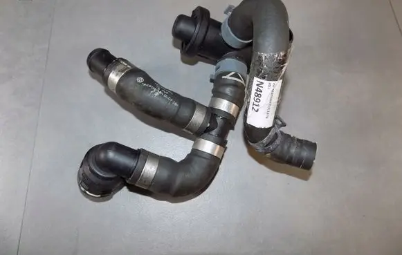 Volkswagen Transporter - Caravelle T5 Engine coolant pipe/hose 7E0121086L