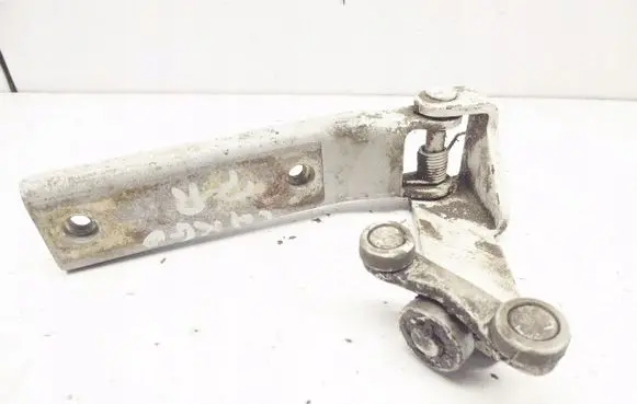 Nissan Serena Sliding door middle roller runner 
