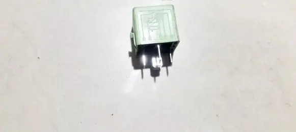 BMW 5 E39 Other relay 61368373700 v23134-k59-x312