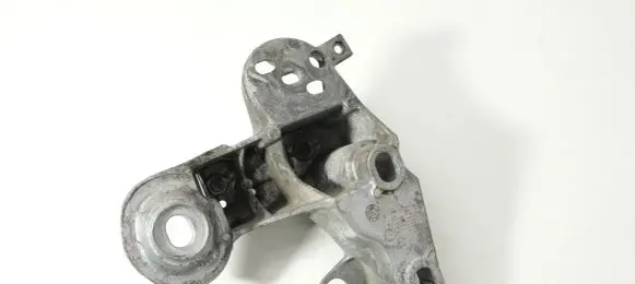 Audi A4 S4 B6 8E 8H Engine mounting bracket 8E0199352