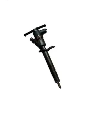 Volvo XC70 Fuel injector 30777526
