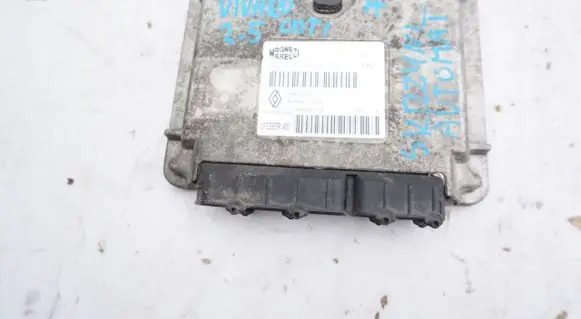 Opel Vivaro Engine control unit/module ECU 8200561162