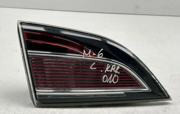 Tailgate rear/tail lights