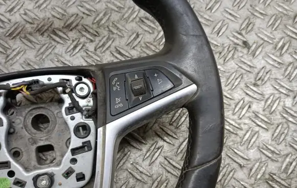 Opel Insignia A Steering wheel