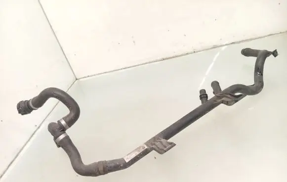 Engine coolant pipe/hose