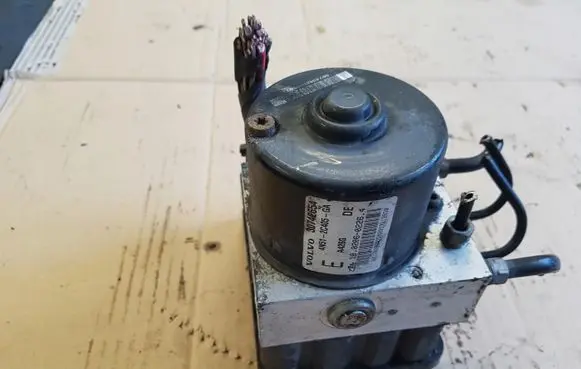 Volvo V50 ABS Pump 4N51-2C405-GA