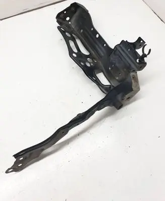 Lexus IS 220D-250-350 Radiator support slam panel bracket 