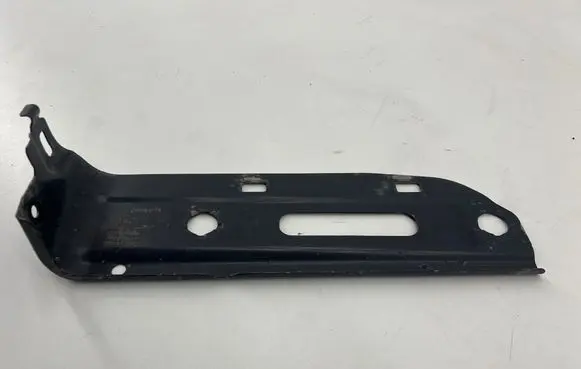 BMW XM Radiator support slam panel bracket 7443622