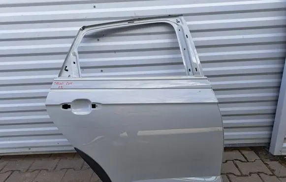 Volkswagen Taigo Rear door 