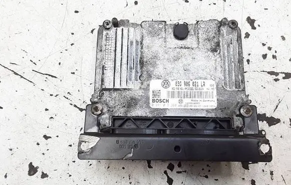 Volkswagen PASSAT B6 Engine control unit/module 03G906021LR 0281013260 03G906021AE