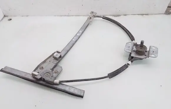 Rear door manual window regulator