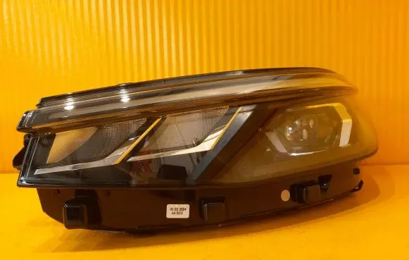 Volkswagen PASSAT B8 USA Headlight/headlamp 3J1941005