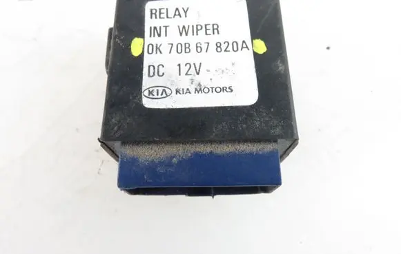 KIA K2500, K2700, K3000 Window wiper interval relay 0K70B67820A