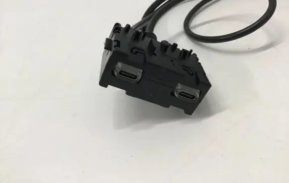 Mercedes-Benz GLC C254 USB socket connector A2548208000