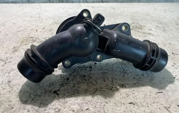 BMW 5 E60 E61 Engine coolant pipe/hose 5482010 5447275 5385296