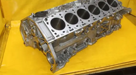 Aston Martin Vantage III Engine block 