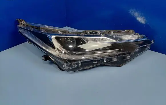 Toyota Corolla E160 E170 Headlight/headlamp 8111002L7000