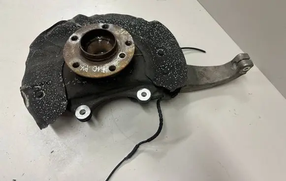 BMW 5 F10 F11 Front wheel hub