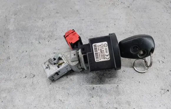 Renault Clio III Ignition lock