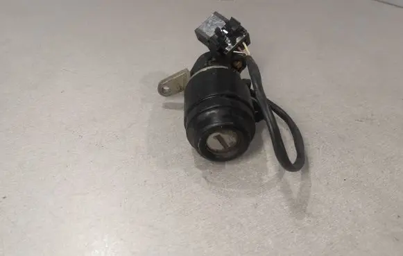 Audi 80 90 S2 B4 Tailgate exterior lock 