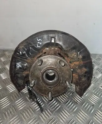 Toyota Avensis T250 Front wheel hub spindle knuckle