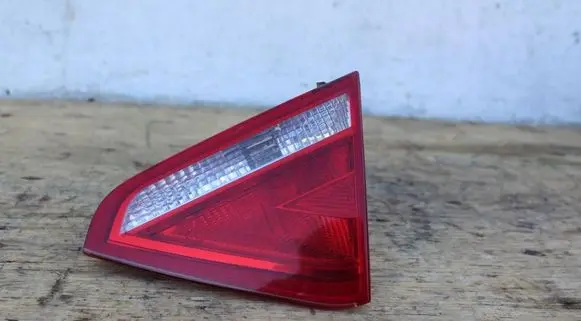 Audi A5 8T 8F Tailgate rear/tail lights 8T0945094