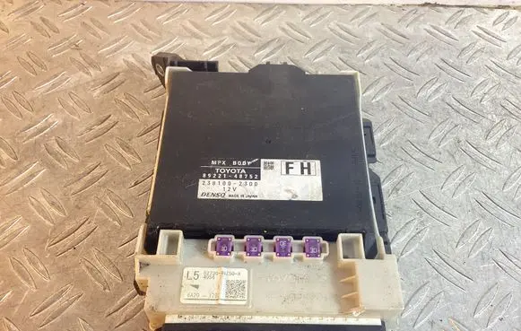 Lexus RX 450H Fuse module 8273048Z50A 8922148752