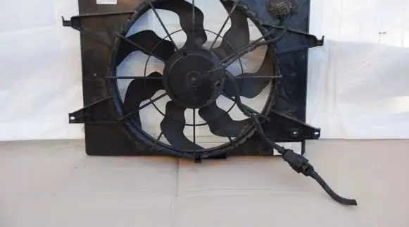 Hyundai Tucson JM Air conditioning (A/C) fan (condenser) 