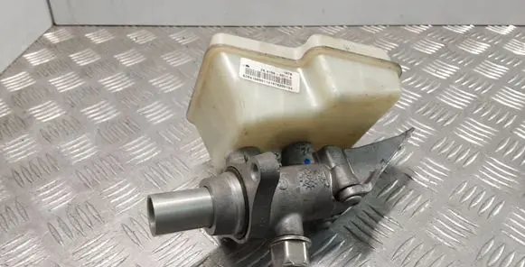 Mercedes-Benz ML W164 Master brake cylinder 26415600114 03350886811