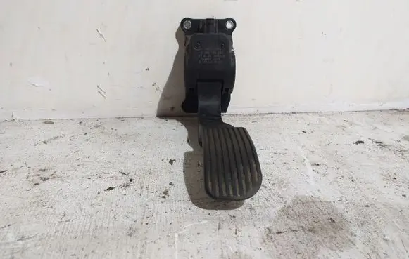 Mercedes-Benz Sprinter W906 Accelerator throttle pedal 0280755023
