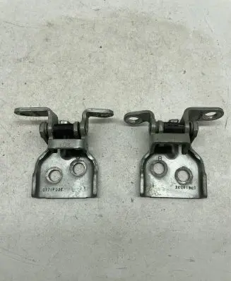Ford Fusion Front door lower hinge 62HSD3E 0761GD3E