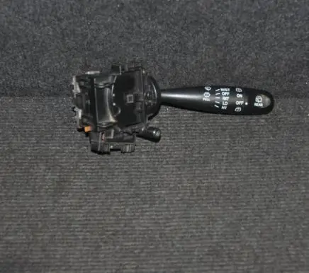 Toyota Yaris Indicator stalk 173647