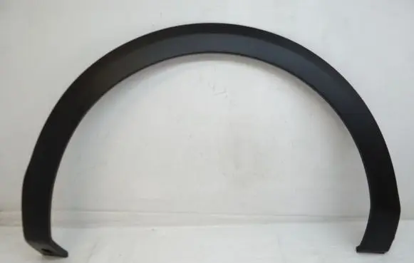 Rear fender molding trim