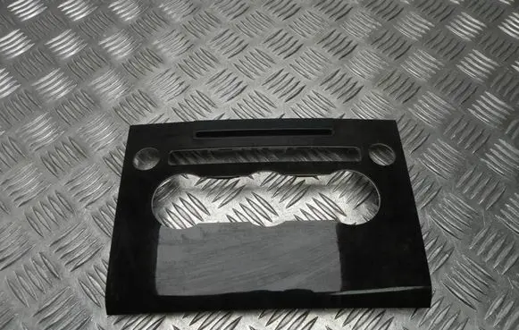 Land Rover Range Rover L405 Radio/GPS head unit trim D14017990004092013 T2590