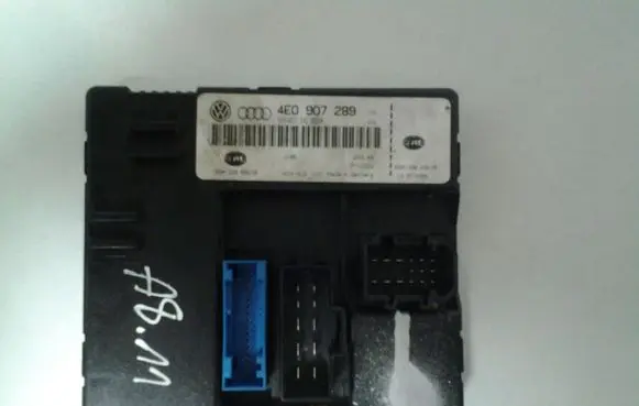 Audi A8 S8 D3 4E Comfort/convenience module 4E0907289 4E0910289A