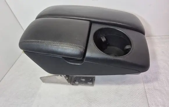 Audi Q7 4L Armrest 4L1864207